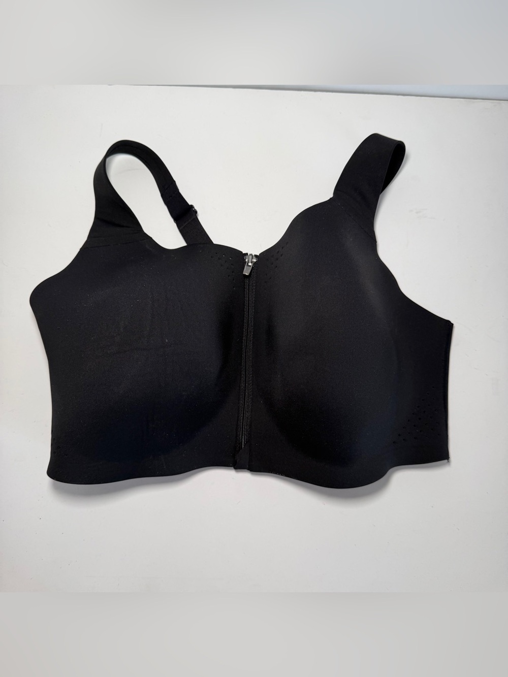 Victoria’s Secret Featherweight Max Front Close Sports Bra Size 38DDD